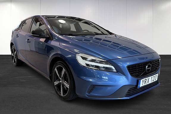 Volvo V40 2 of 11