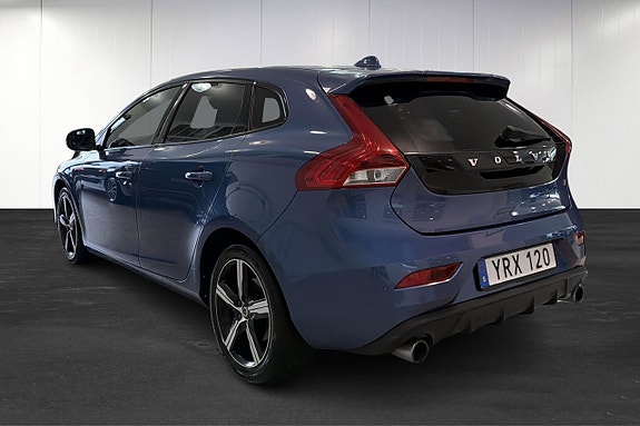 Volvo V40 3 of 11