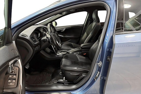 Volvo V40 6 of 11