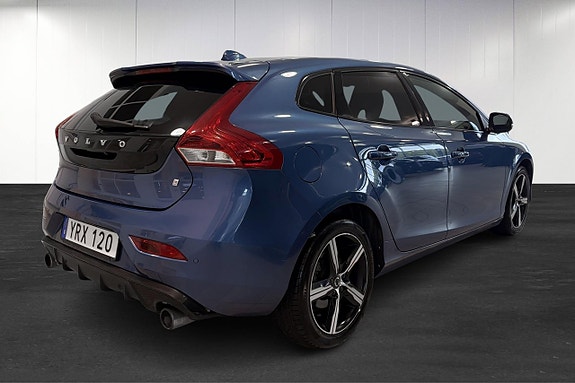 Volvo V40 4 of 11