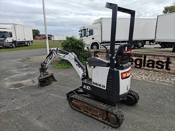 Bobcat E10Z 2 of 5