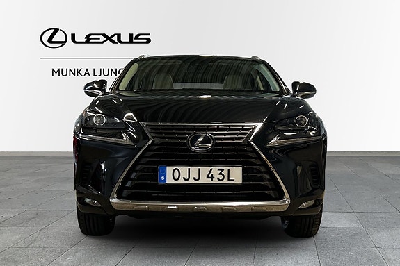 Lexus NX300h 4 of 13