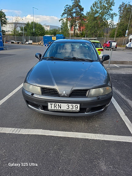 Mitsubishi Carisma 3 of 4
