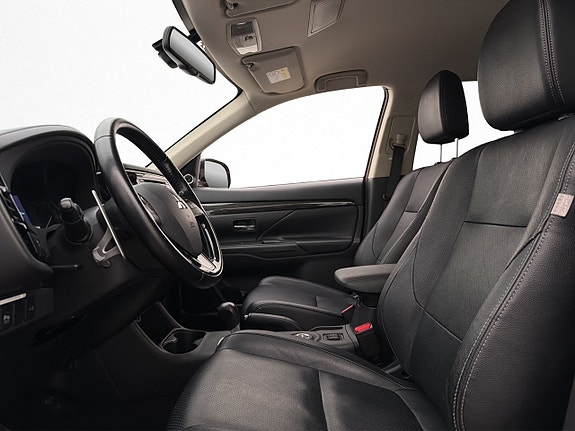 Mitsubishi Outlander 12 of 30