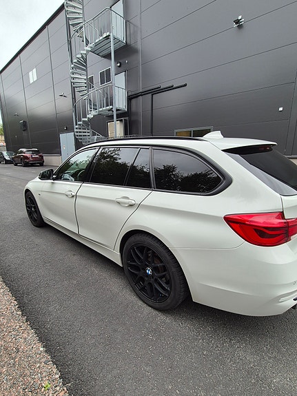 BMW 320d 9 of 11