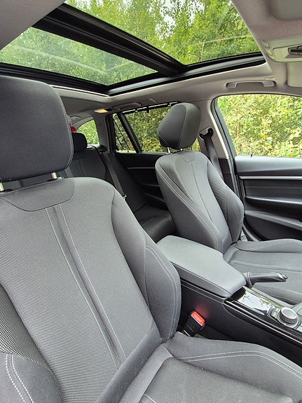 BMW 320d 4 of 11
