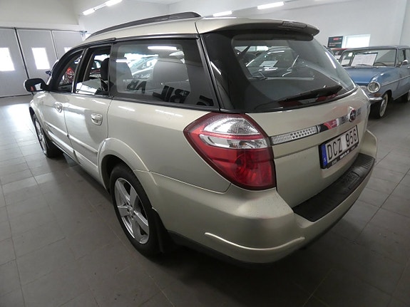 Subaru Outback 4 of 17