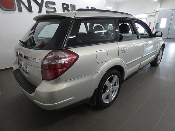 Subaru Outback 5 of 17