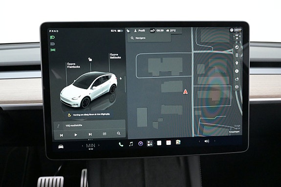 Tesla Model Y 17 of 27
