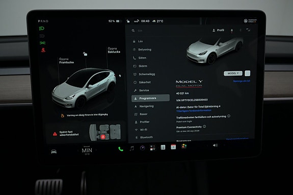 Tesla Model Y 10 of 27