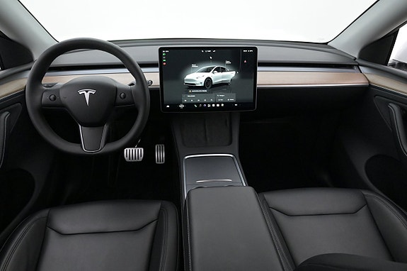 Tesla Model Y 6 of 27