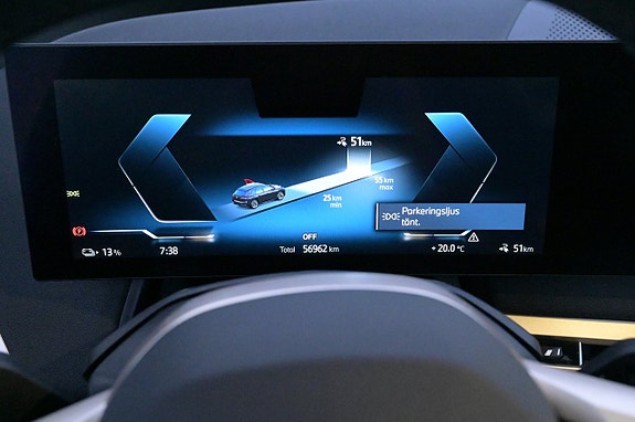 BMW iX 9 of 27