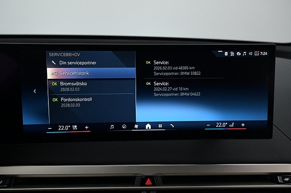 BMW iX 15 of 27