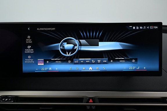 BMW iX 14 of 27