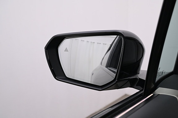 BMW iX 20 of 27