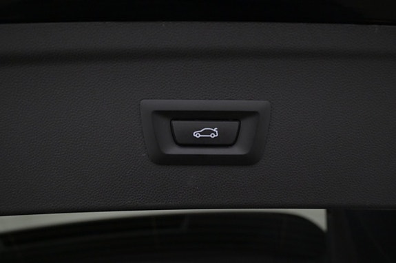 BMW iX 23 of 27