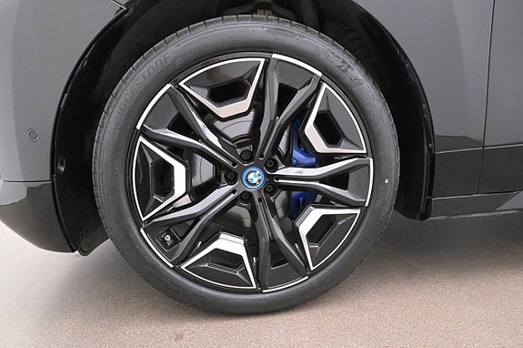 BMW iX 27 of 27