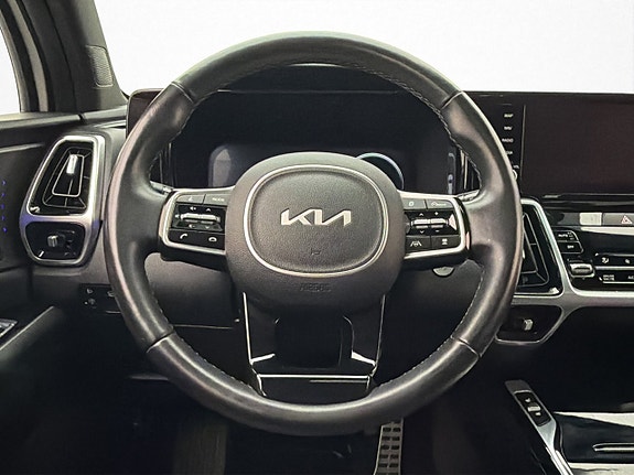 Kia Sorento 16 of 30
