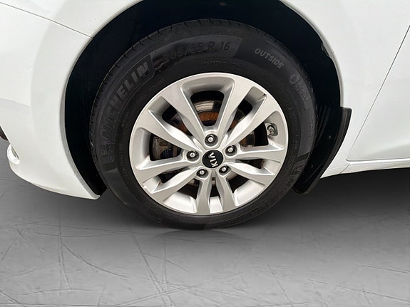 Kia Ceed 30 of 30
