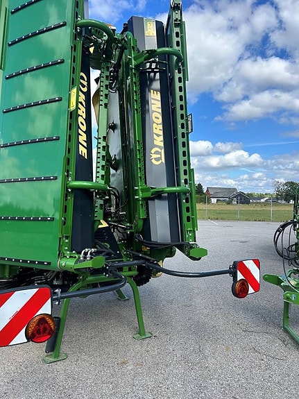 Krone Easy Cut B1050 CV Collect 4 of 5