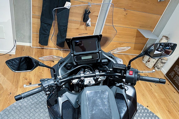 Honda NT 1100 |Toppbox|Sidoväskor|Innerväskor|848 mil|SE SPEC| 12 of 14