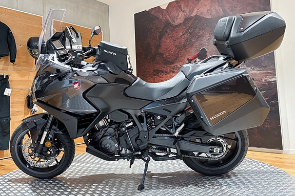 Honda NT 1100 |Toppbox|Sidoväskor|Innerväskor|848 mil|SE SPEC| 2 of 14
