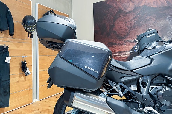 Honda NT 1100 |Toppbox|Sidoväskor|Innerväskor|848 mil|SE SPEC| 5 of 14