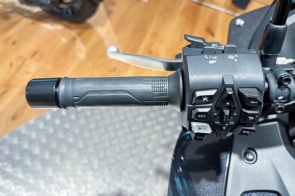 Honda NT 1100 |Toppbox|Sidoväskor|Innerväskor|848 mil|SE SPEC| 13 of 14