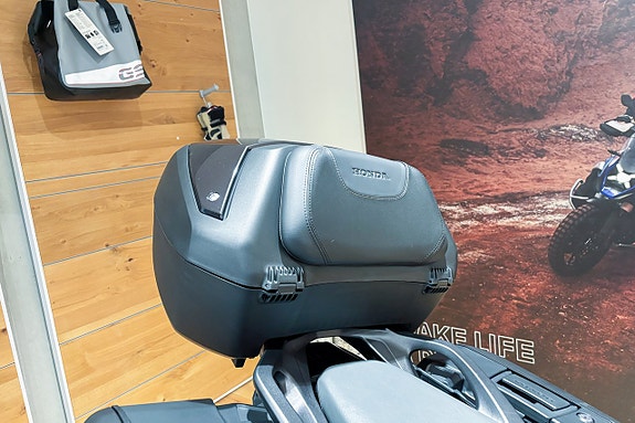 Honda NT 1100 |Toppbox|Sidoväskor|Innerväskor|848 mil|SE SPEC| 6 of 14