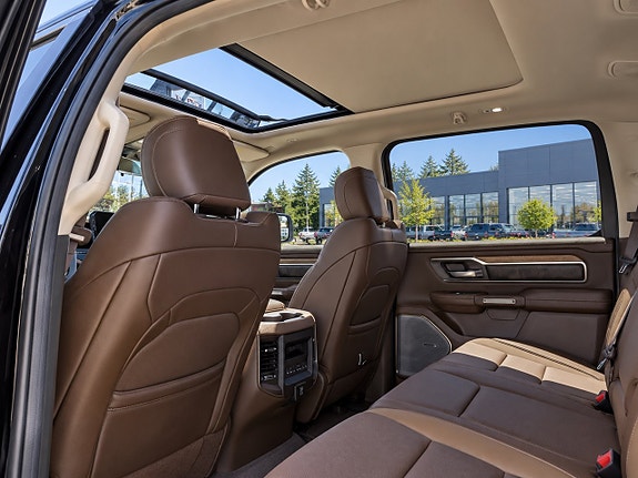 Dodge RAM 1500 9 of 17