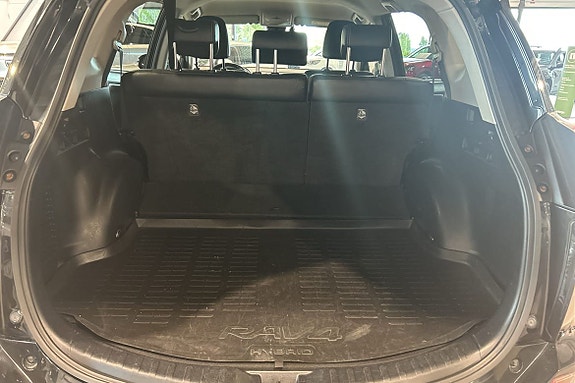 Toyota RAV4 11 of 13