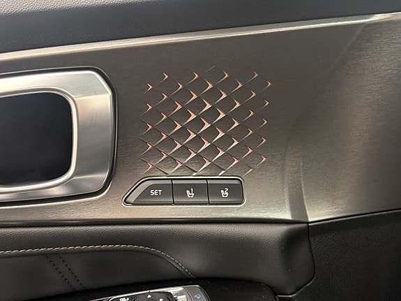 Kia Sorento 16 of 30