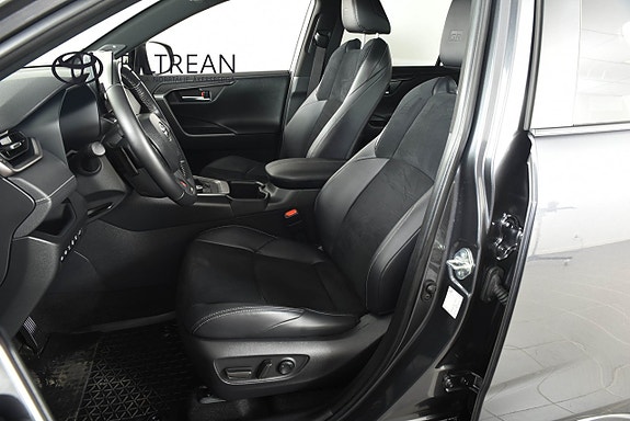 Toyota RAV4 6 of 26