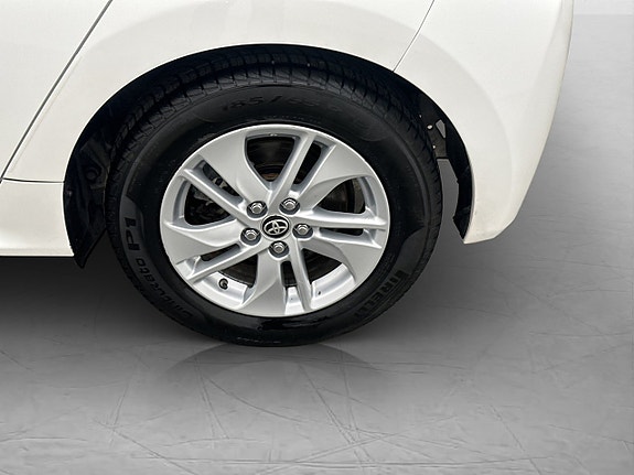 Toyota Yaris 27 of 27