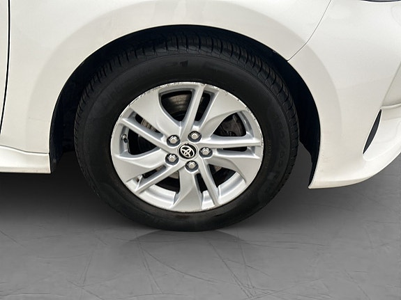 Toyota Yaris 25 of 27