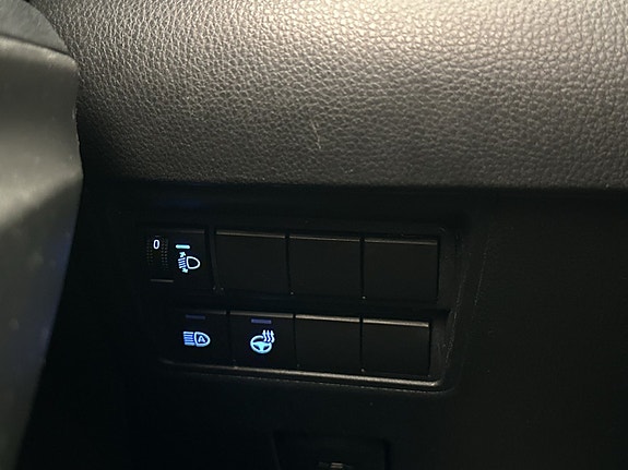 Toyota Yaris 12 of 27