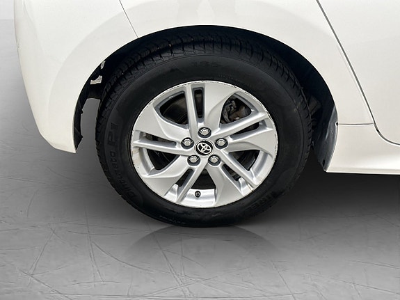 Toyota Yaris 24 of 27