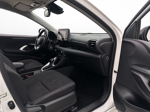 Toyota Yaris 21 of 27