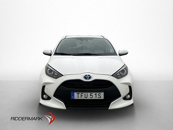 Toyota Yaris 2 of 27