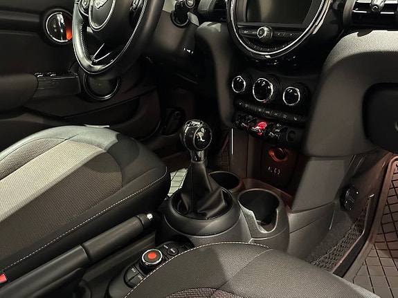 MINI Cooper 14 of 15
