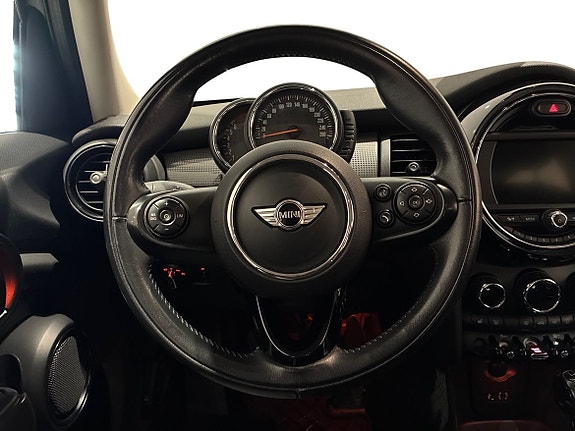 MINI Cooper 10 of 15