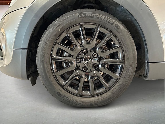 MINI Cooper 9 of 15