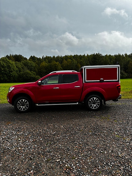 Nissan Navara 2 of 9