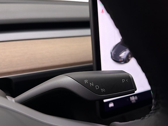 Tesla Model 3 17 of 30