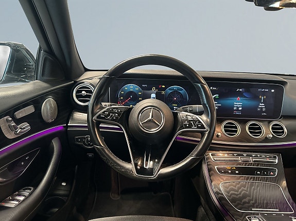 Mercedes-Benz E300 9 of 21