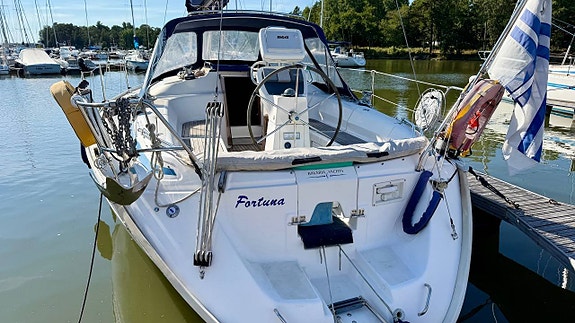 Bavaria Cruiser 37 2001 Finland 2 of 12