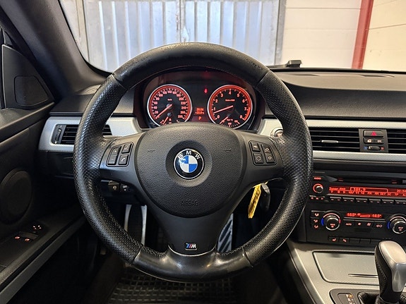 BMW 330i 9 of 16
