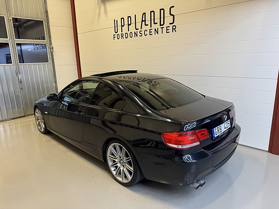 BMW 330i 4 of 16