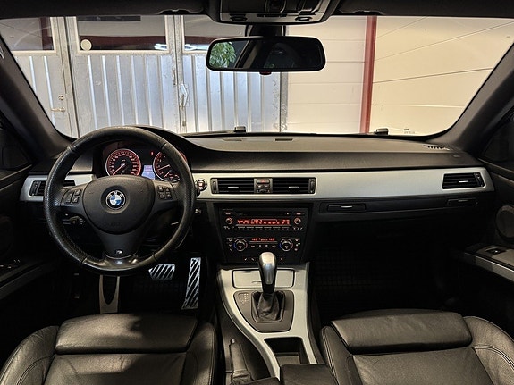 BMW 330i 7 of 16