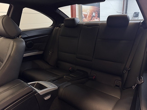 BMW 330i 6 of 16